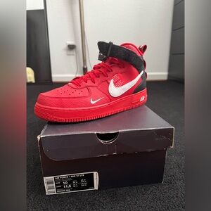 AIR FORCE 1 MID '07 LV8